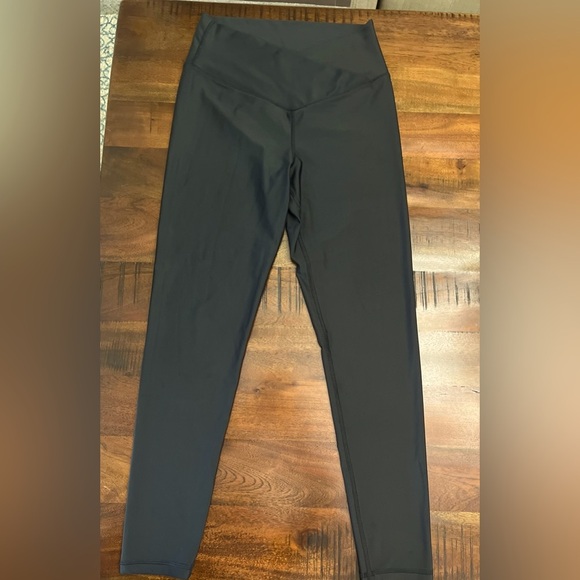 Offline by Aerie Crossover High-Waist Leggings | Size Large - Picture 1 of 2